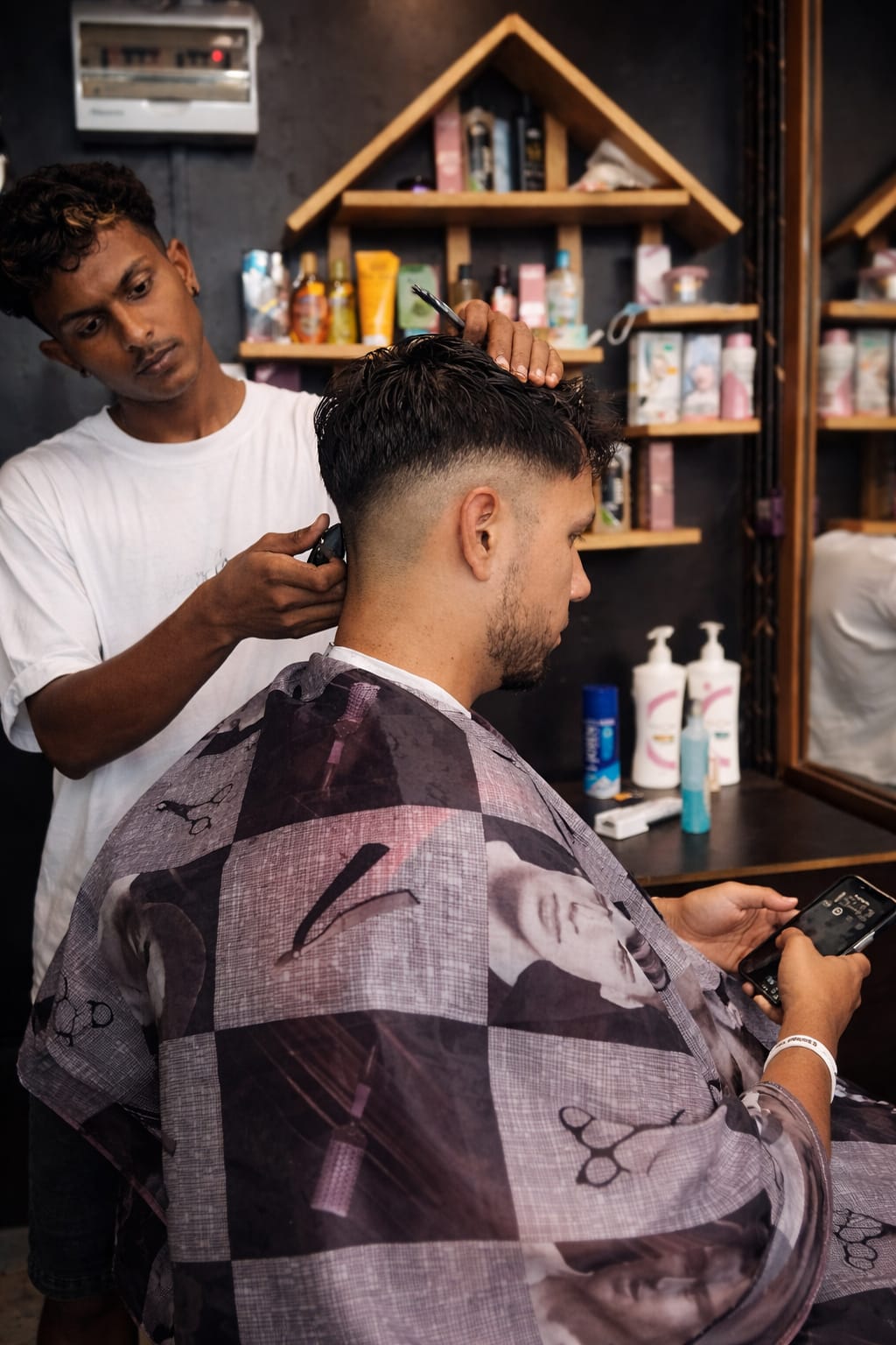 Top barber Dickwella